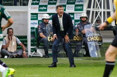 Osorio pediu desculpas a Milton Cruz por deixá-lo só no banco