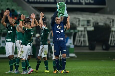 Jogadores do Palmeiras agradeceram apoio da torcida no Allianz