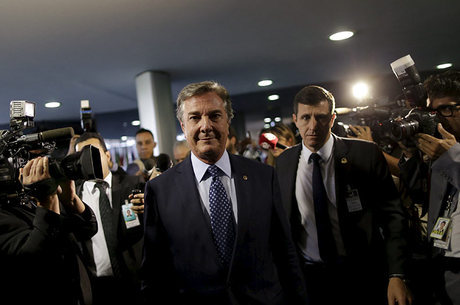 O parlamentar licenciado é acusado de peculato