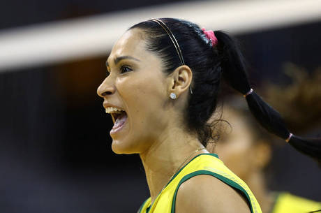 Brasil vendeu Peru por 3 sets a 1 Brasil vendeu Peru por 3 sets a 1