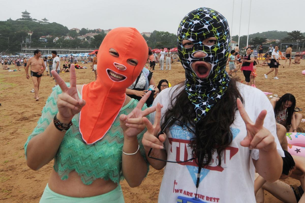 Biquíni bizarro para o rosto! Facekini vira moda na China Fotos R7