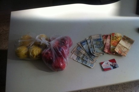 Suspeito roubo pêras, maçãs e R$ 106 em dinheiro