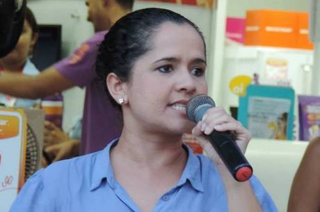Amanda Gurgel defende investimento exclusivo na rede pública Amanda Gurgel defende investimento exclusivo na rede pública