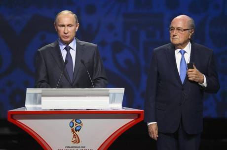 Blatter (à direita) pode ser suspenso por 90 dias pela Fifa