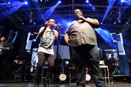 Thiaguinho e Péricles cantaram com Chrigor sucessos do Exaltasamba na noite deste domingo (26) no Rio Thiaguinho e Péricles cantaram com Chrigor sucessos do Exaltasamba na noite deste domingo (26) no Rio