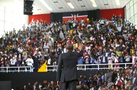 Obama discursou em ginásio esportivo na cidade de Nairobi
