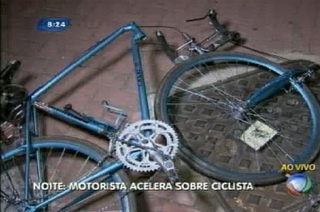 Bicicletas ficaram parcialmente destruídas 