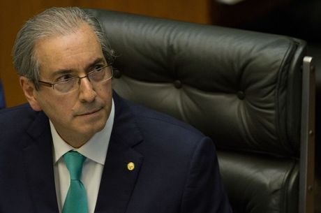 Cunha está perdendo grande oportunidade, diz Pedro Simon (PMDB)