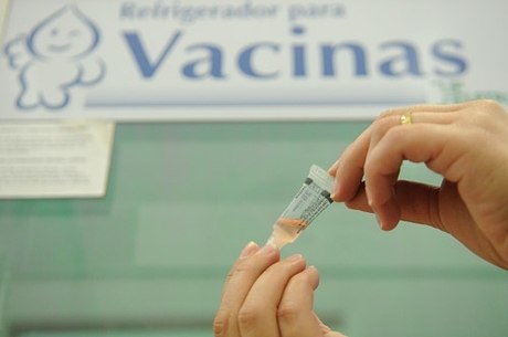Até 31 de agosto, 104 salas de vacinação estarão abertas, das 8h às 17h
