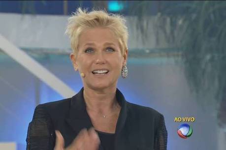 Xuxa se emocionou ao apresentar o novo programa Xuxa se emocionou ao apresentar o novo programa