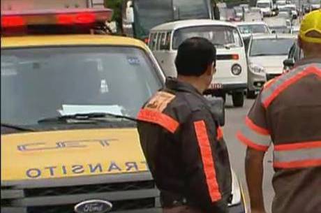 Carro da CET foi roubado na zona leste Carro da CET foi roubado na zona leste