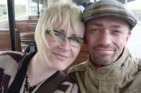 Roland Wessling perdeu a namorada Hazel Woodhams por causa de uma churrasqueira — e quase morreu também
Roland Wessling perdeu a namorada Hazel Woodhams por causa de uma churrasqueira — e quase morreu também