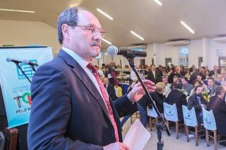 Sartori enfrenta crise no RS desde que assumiu o cargo, em janeiro Sartori enfrenta crise no RS desde que assumiu o cargo, em janeiro