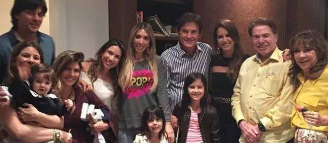 Resultado de imagem para silvio santos e familia