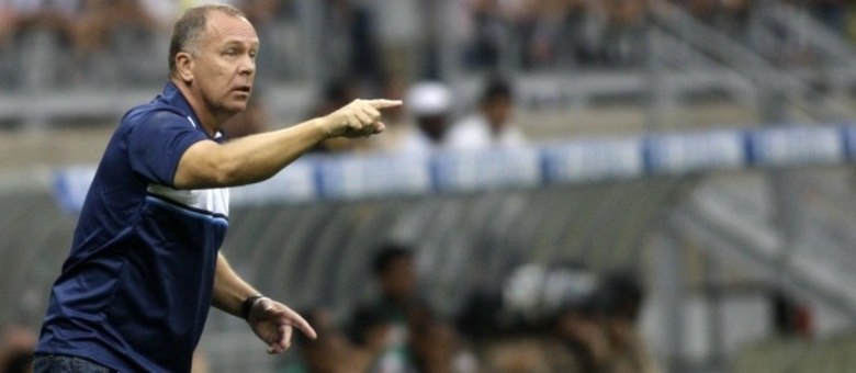 Com início animador, Mano Menezes quer ter total confiança da torcida na temporada 2017