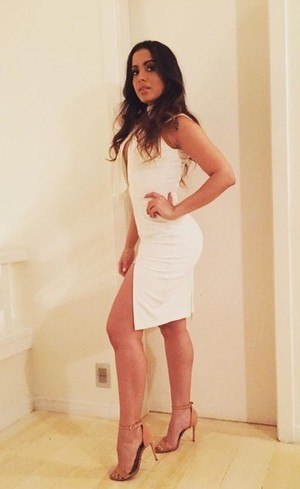 Anitta de salto alto best sale