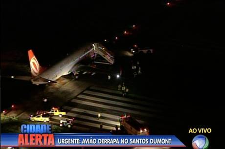 Avião permanecia na pista às 20h30 desta sexta Avião permanecia na pista às 20h30 desta sexta