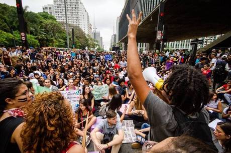 Grupo se reuniu na avenida Paulista por volta das 8h desta sexta