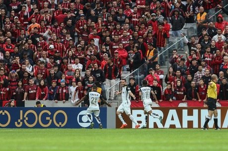 Renato Augusto comemora o primeiro gol do Corinthians