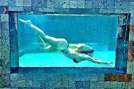 Ex-BBB Aline surpreende com barriga de grávida impercebível