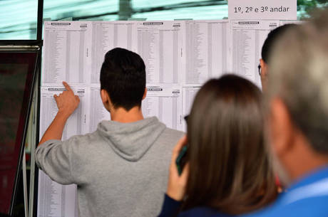 Provas do Enem estão marcadas para os dias 5 e 6 de novembro Provas do Enem estão marcadas para os dias 5 e 6 de novembro