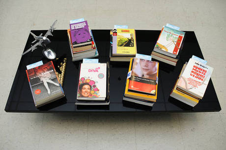Após a leitura, os livros devem ser devolvidos no local de destino Após a leitura, os livros devem ser devolvidos no local de destino