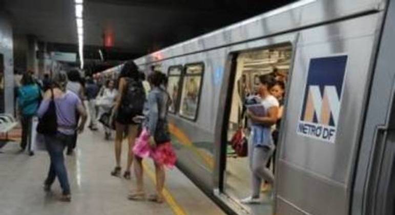 Trabalhadores do metrô também estão em greve