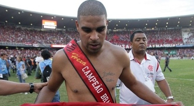 Adriano jogou três vezes pelo Flamengo e foi campeão Brasileiro em 2009
