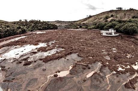 Samarco não comenta resultados das análises - mineradora afirmou há uma semana que rejeitos continham apenas ferro e areia Samarco não comenta resultados das análises - mineradora afirmou há uma semana que rejeitos continham apenas ferro e areia