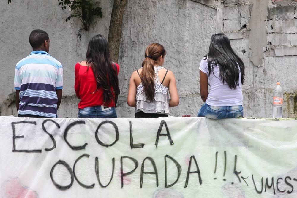 Estudantes de escolas não ocupadas rasuram prova de avaliação para mandar  recado ao governo de SP - Fotos - R7 Educação