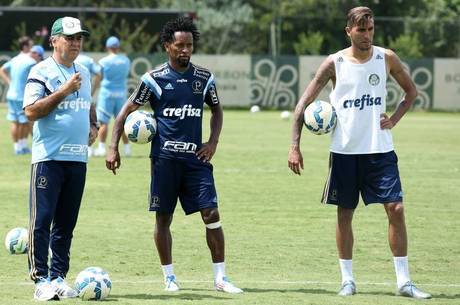 Cruzeiro e Vasco se enfrentam em jogo de vida ou morte