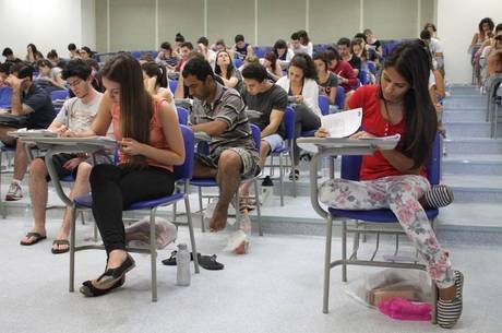 Exame é obrigatório para alunos da graduação Exame é obrigatório para alunos da graduação