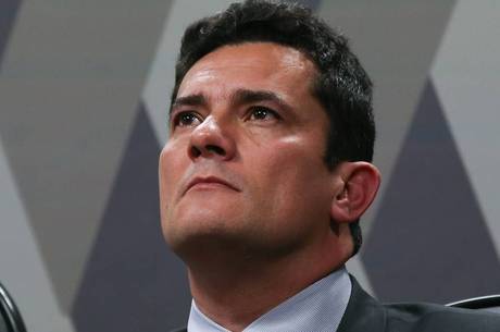 Moro enviou as informações a pedido de Zavascki após ministro determinar a suspensão das investigações da Operação Lava Jato Moro enviou as informações a pedido de Zavascki após ministro determinar a suspensão das investigações da Operação Lava Jato