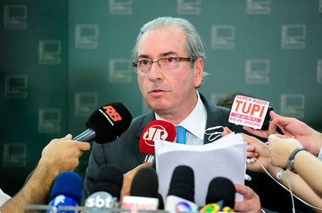 Conselho apura se Cunha mentiu à CPI sobre contas no exterior
