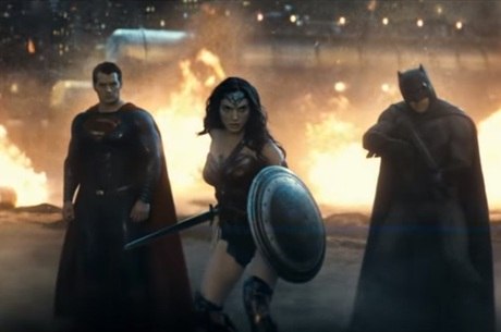 Mulher Maravilha salva Batman e Superman em trailer que revela mais do que  os fãs queriam - Entretenimento - R7 Pop