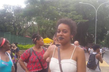 Universitária foi presa por desacato por se negar a ficar calada Universitária foi presa por desacato por se negar a ficar calada