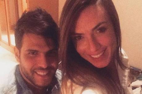 Nicole e Marcelo posam coladinhos em foto em rede social 