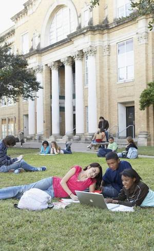 Alunos estrangeiros são avaliados como estudantes americanos nos EUA