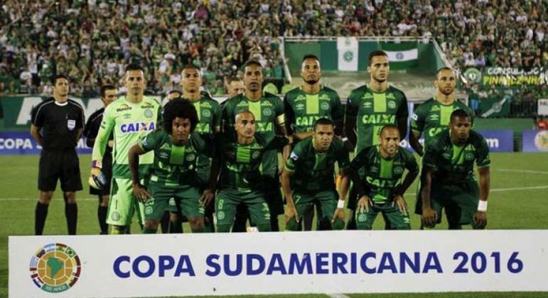 2016 - Chapecoense x Atlético Nacional-COL - Campeão: Chapecoense, que levantou a taça após o adversário pedir o reconhecimento do título em virtude da tragédia que vitimou quase todo o elenco da Chape