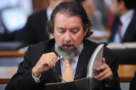 Antônio Carlos de Almeida Castro, o Kakay, é o advogado dos peemedebistas Renan Calheiros, José Sarney e Romero Jucá Antônio Carlos de Almeida Castro, o Kakay, é o advogado dos peemedebistas Renan Calheiros, José Sarney e Romero Jucá