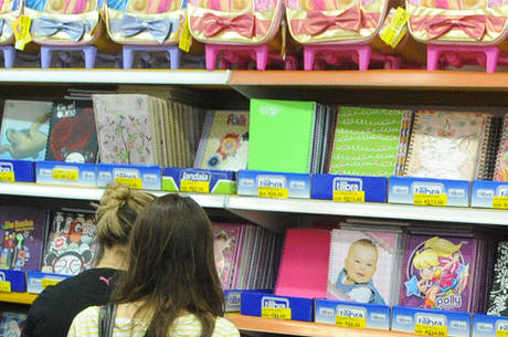 Alta de 24% no custo do papel inflacionou o preço dos cadernos Alta de 24% no custo do papel inflacionou o preço dos cadernos