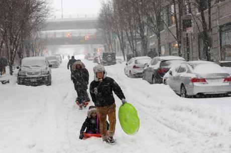 A tempestade deixará entre 30 e 71 centímetos de neve na Costa Leste norte-americana durante pelo menos 36 horas