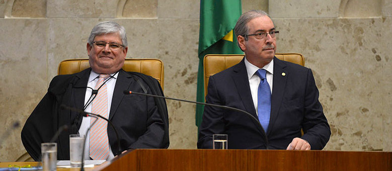 Rodrigo Janot (esq.) e Eduardo Cunha sentaram-se ao lado no STF