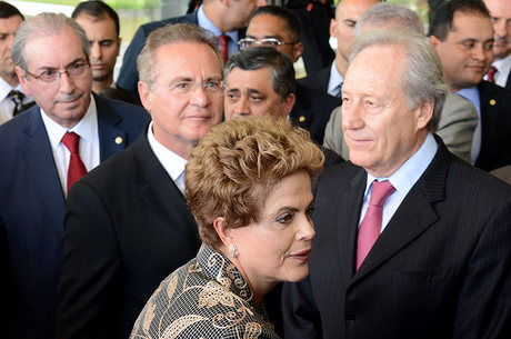 Dilma cumprimentou Renan, Cunha e Lewandowski no Congresso