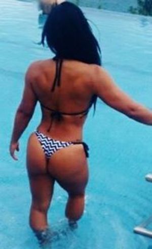 Priscila Pires Exibe Corpo Em Forma Em Tarde De Piscina E Filosofa Cre E Trabalha Entretenimento R7 Famosos E Tv