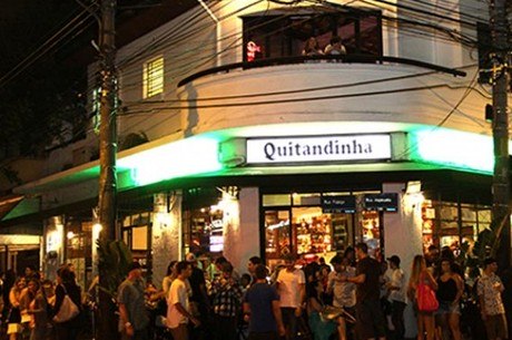 O bar Quitandinha revelou imagens das câmeras de segurança do dia de suposto assédio relatado pelas clientes 