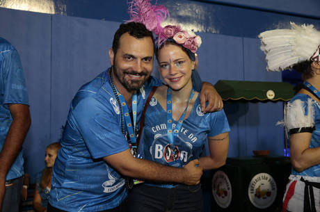 Leandra Leal e Alê Youssef adotaram a menina Julia Leandra Leal e Alê Youssef adotaram a menina Julia