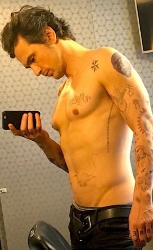 Atores que não tem tatuagem Colirio James Franco Posta Foto Sem Blusa Deixando Tatuagens A Mostra Entretenimento R7 Famosos E Tv