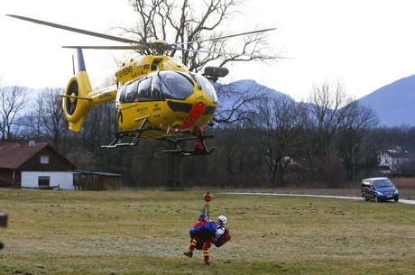 Helicópteros estão no local colaborando com o resgate das vítimas 
