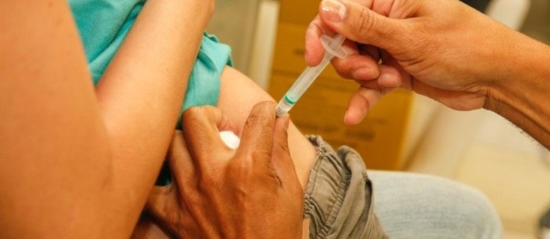 Calendário de vacinação deve ser seguido, diz OMS
